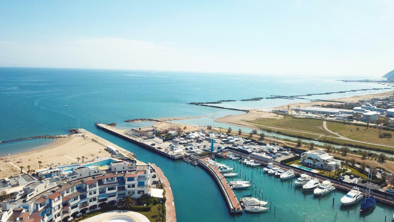 Portoverde Luxury Houseboat Misano Adriatico Exterior photo