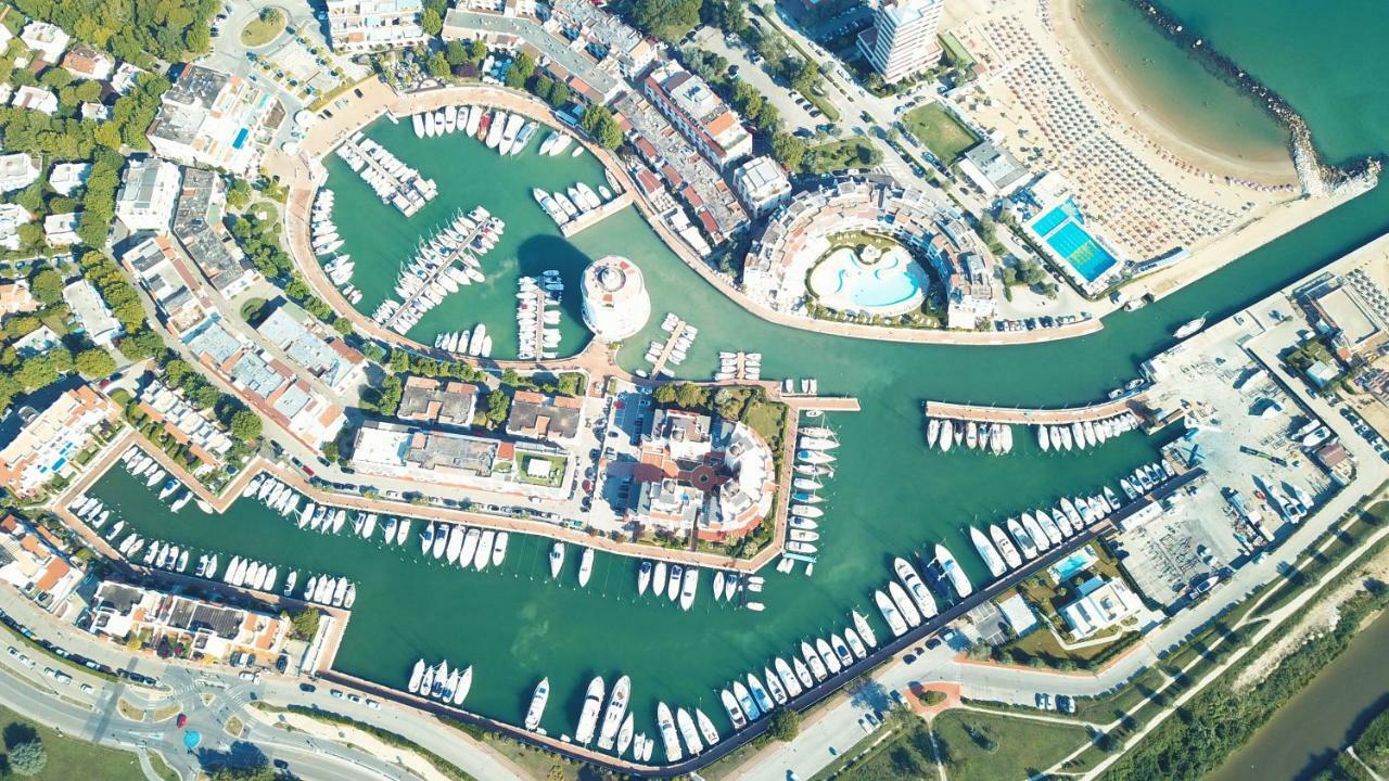 Portoverde Luxury Houseboat Misano Adriatico Exterior photo
